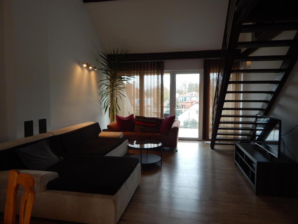 Attic Parkview Apartment Piest'any Exterior foto